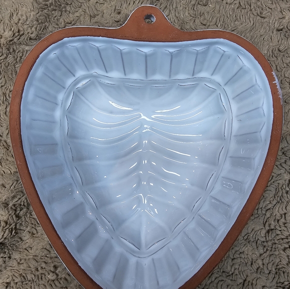 Vintage French Ceramic Heart Pudding Baking Dish - Picture 2 of 6